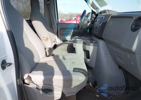 2011 Ford E-350 Super Duty Xlt z USA, uszkodzony, nr VIN 1FBSS3BL7BDA28552